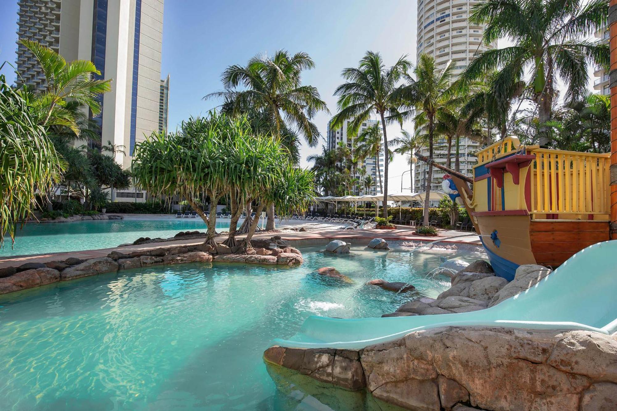 Holiday Holiday Crown Towers Gold Coast Exterior photo