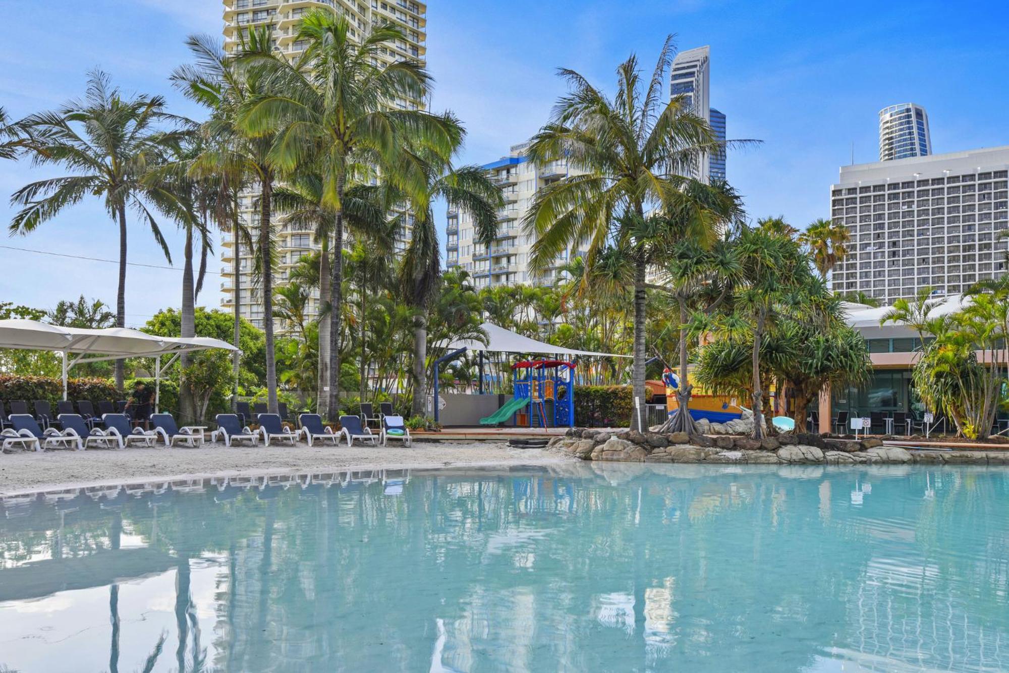 Holiday Holiday Crown Towers Gold Coast Exterior photo